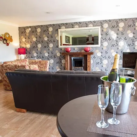 Wild Oats 7, Yellowtop Country Park Villa Selby