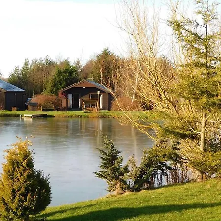 Wild Oats 7 - Yellowtop Country Park - Hot Tub - Yorkshire Villa Selby